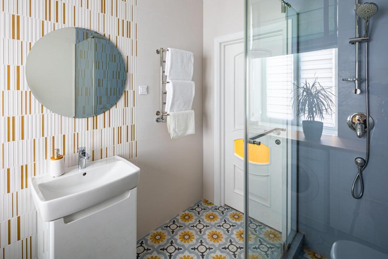 Leontovycha Apartment Лвив Екстериор снимка